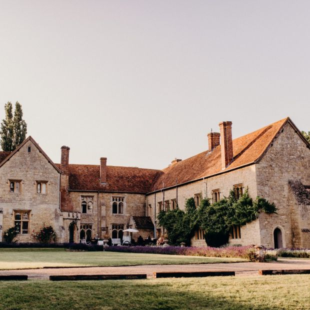 Castle-barn-venue-near-Oxford